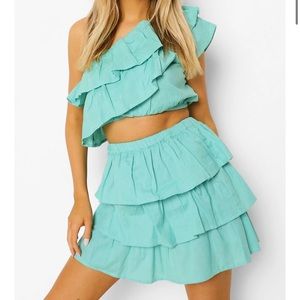 Boohoo one shoulder top & skirt 🌞